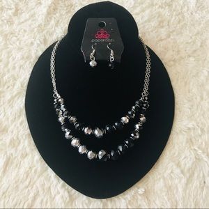 NWT Paparazzi Black & Silver Layered Necklace & Earrings Gift Set